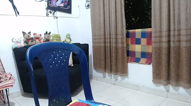 Snapshot of Pauleett chatting on January 2025 12:45:01 AM Pauleett online show from January 2025 12:45:01 AM