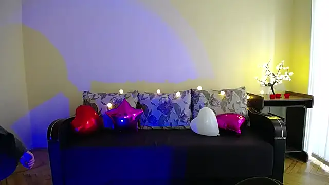 Pretty shy online show from February 2025 09:23:01 AM