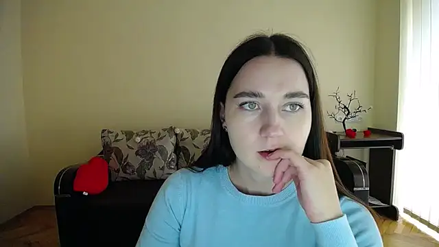 Pretty shy online show from October 2025 09:18:02 AM