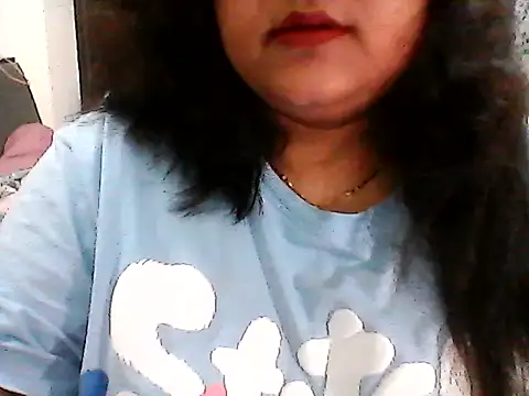 Snapshot of smile_pretty chatting on June 2026 05:48:01 PM smile pretty online show from June 2026 05:48:01 PM