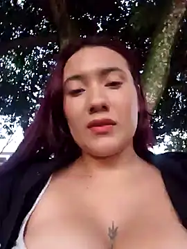 Snapshot of Blushing_Katy chatting on December 2024 10:50:01 AM Blushing Katy online show from December 2024 10:50:01 AM