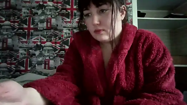 Lynylou online show from November 2025 12:45:02 PM