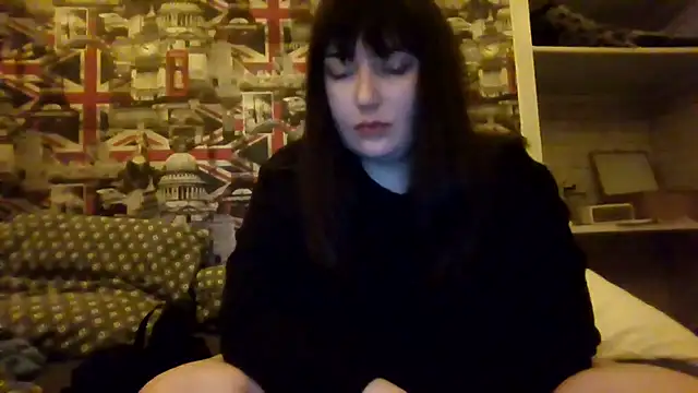 Lynylou online show from November 2025 10:43:01 PM