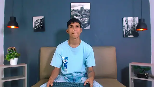 Levis Montes online show from December 2024 12:49:02 PM