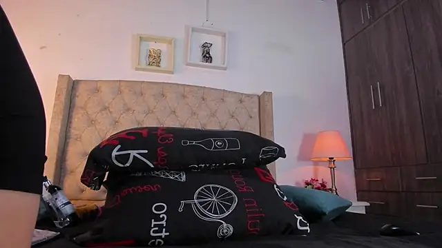 Snapshot of allisson_m chatting on November 2025 12:08:02 PM allisson m online show from November 2025 12:08:02 PM