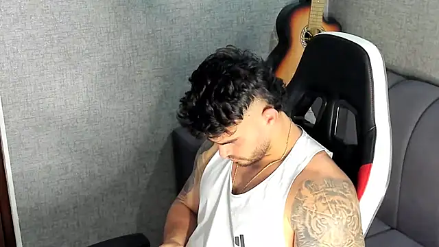 Ricardogo19 online show from October 2025 09:37:02 PM