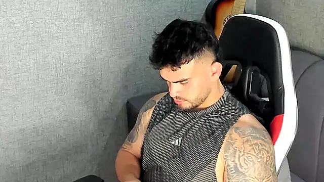 Ricardogo19 online show from November 2025 06:30:01 PM