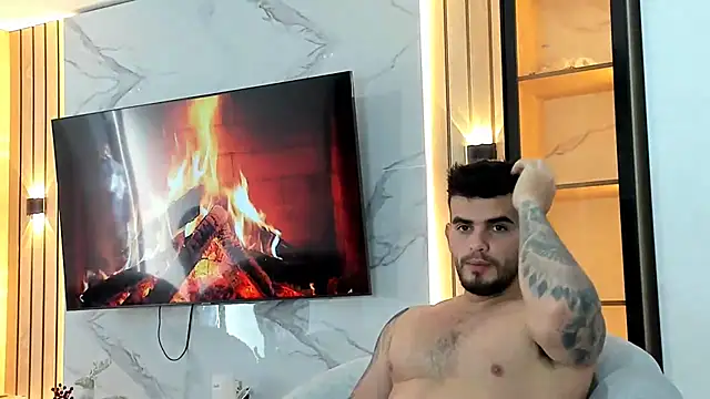 Ricardogo19 online show from November 2025 07:24:01 PM