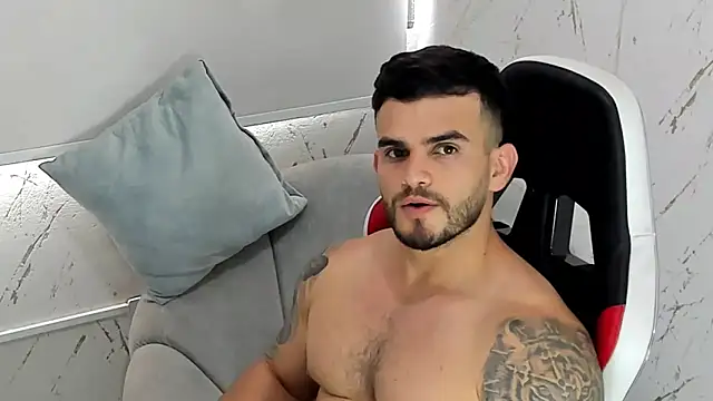 Ricardogo19 online show from December 2025 04:24:01 PM