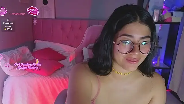 LoaLuxury online show from February 2026 05:55:02 PM