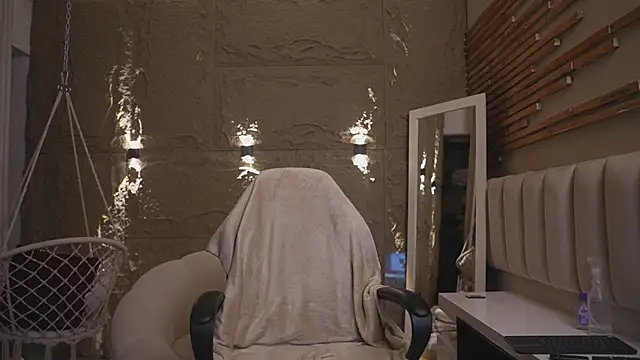 Snapshot of Logan_Varela chatting on March 2026 02:01:02 PM Logan Varela online show from March 2026 02:01:02 PM