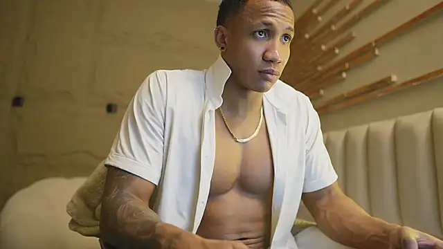 Snapshot of Logan_Varela chatting on April 2026 01:41:01 PM Logan Varela online show from April 2026 01:41:01 PM