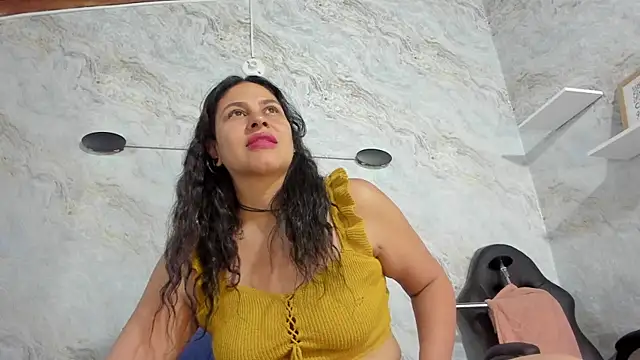 Snapshot of hari_lissaw chatting on January 2025 03:01:01 AM hari lissaw online show from January 2025 03:01:01 AM