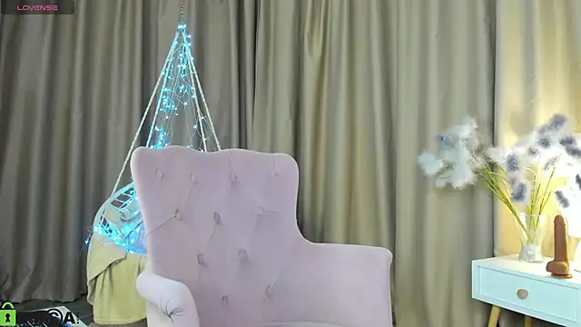 Valerie Woods online show from November 2025 12:10:02 AM