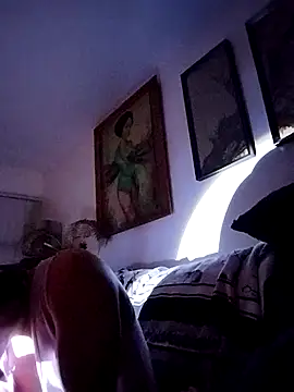 gurlnips online show from February 2026 06:40:02 AM