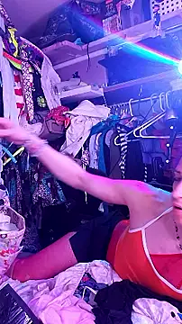 gurlnips online show from February 2026 04:08:01 AM