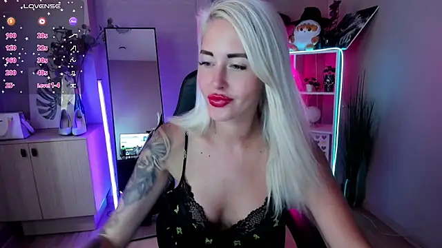 Snapshot of Mermaid_N chatting on July 2026 01:33:01 AM Mermaid N online show from July 2026 01:33:01 AM