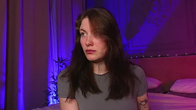 Liv Fay online show from December 2025 02:35:01 PM