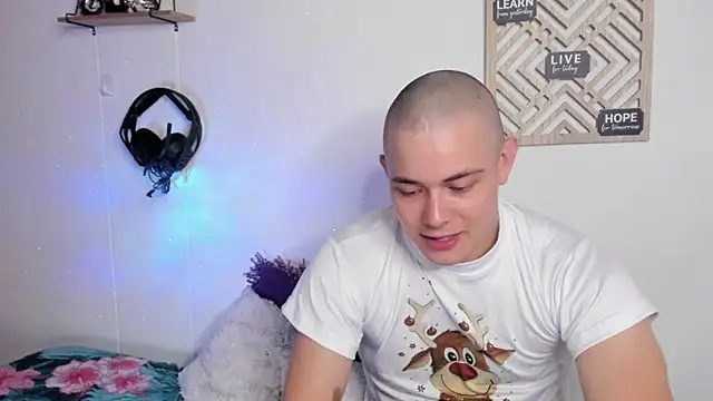 Snapshot of Alan_hadid1 chatting on December 2024 01:18:01 AM Alan hadid1 online show from December 2024 01:18:01 AM