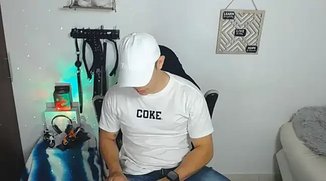 Snapshot of Alan_hadid1 chatting on January 2025 12:57:02 AM Alan hadid1 online show from January 2025 12:57:02 AM