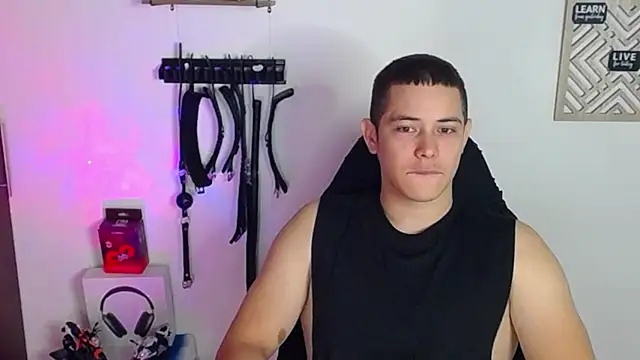 Snapshot of Alan_hadid1 chatting on January 2025 07:32:02 PM Alan hadid1 online show from January 2025 07:32:02 PM