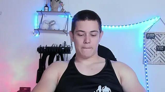 Snapshot of Alan_hadid1 chatting on February 2025 09:39:01 PM Alan hadid1 online show from February 2025 09:39:01 PM