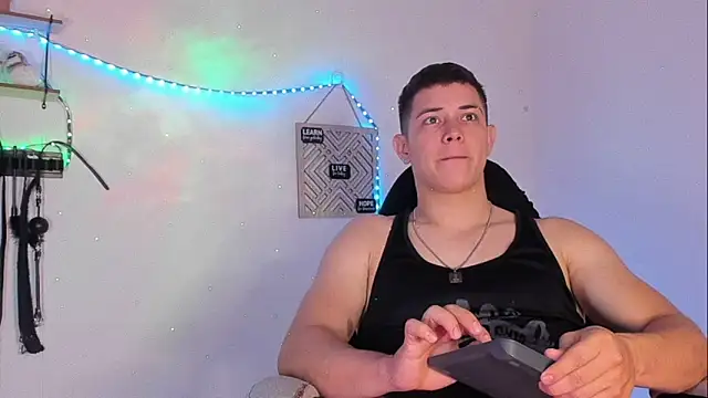 Snapshot of Alan_hadid1 chatting on March 2025 03:36:02 PM Alan hadid1 online show from March 2025 03:36:02 PM