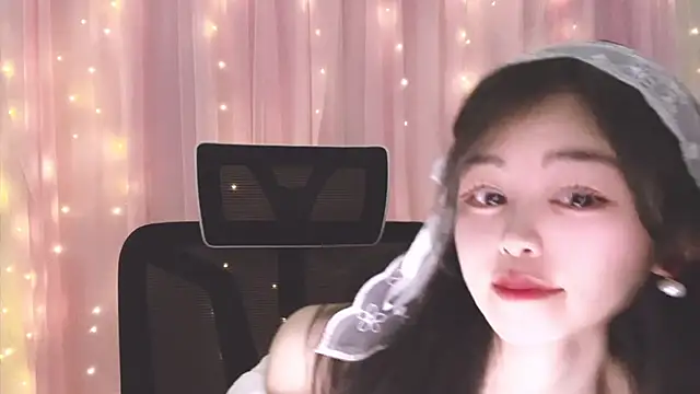 Snapshot of ---MIA--- chatting on November 2025 02:16:01 PM ---MIA--- online show from November 2025 02:16:01 PM