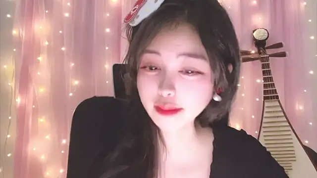 Snapshot of ---MIA--- chatting on November 2025 02:42:01 PM ---MIA--- online show from November 2025 02:42:01 PM