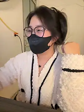 Snapshot of Jenni_nana chatting on December 2024 03:58:01 PM Jenni nana online show from December 2024 03:58:01 PM