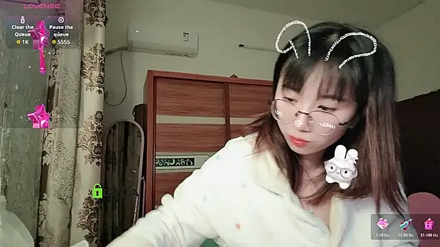 Lili 666 online show from December 2025 09:43:01 PM