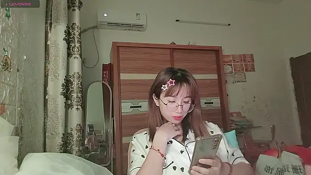 Lili 666 online show from April 2026 04:45:02 PM