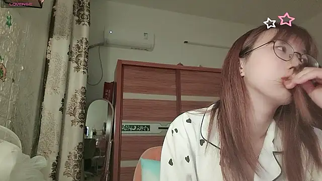Snapshot of Lili_666 chatting on May 2026 05:51:02 PM Lili 666 online show from May 2026 05:51:02 PM