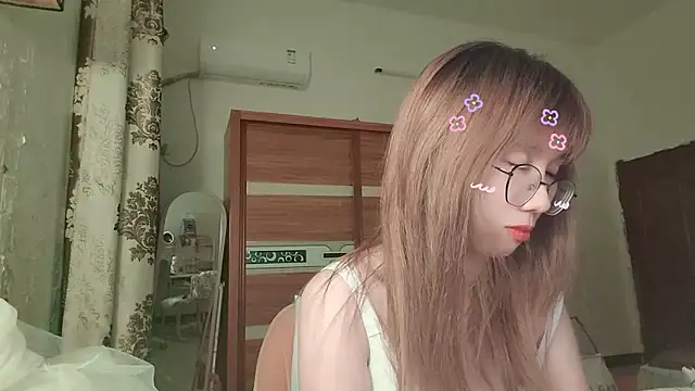 Snapshot of Lili_666 chatting on July 2026 05:44:02 PM Lili 666 online show from July 2026 05:44:02 PM