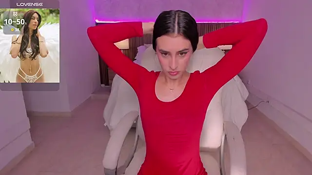 Snapshot of karlaa_james chatting on June 2026 11:02:02 AM karlaa james online show from June 2026 11:02:02 AM