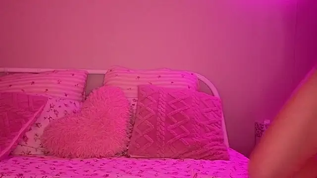 Snapshot of KateVon chatting on November 2025 06:09:02 PM KateVon online show from November 2025 06:09:02 PM