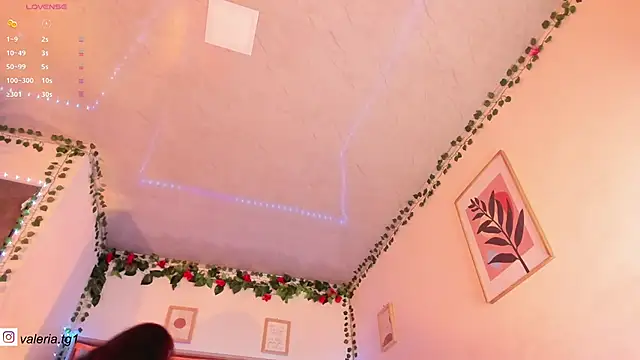 Valeria Thompson1 online show from November 2025 10:32:02 PM