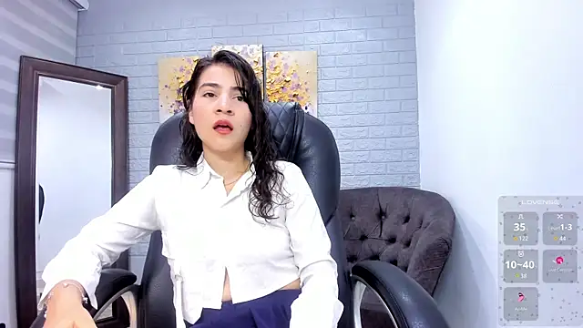 Snapshot of Miranda_doll_ chatting on May 2026 12:10:01 PM Miranda doll online show from May 2026 12:10:01 PM