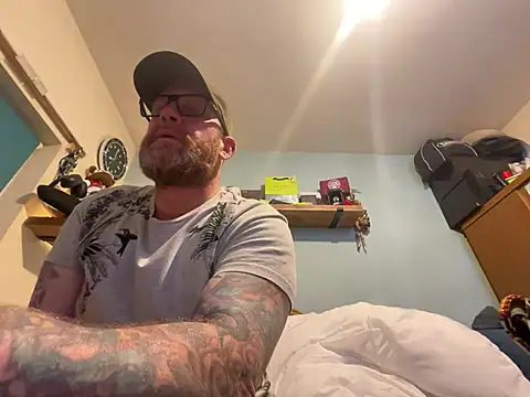Snapshot of Tattooednakedguy chatting on April 2026 07:00:01 PM Tattooednakedguy online show from April 2026 07:00:01 PM