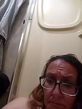 Snapshot of ILUV2TUCHMYKITTY chatting on October 2025 02:39:01 PM ILUV2TUCHMYKITTY online show from October 2025 02:39:01 PM