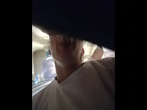 ILUV2TUCHMYKITTY online show from November 2025 01:53:02 PM