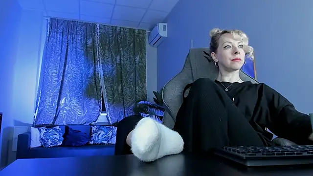 LylithSkye online show from February 2026 11:33:01 AM