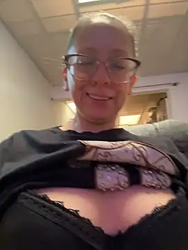 Snapshot of miss_hanna07 chatting on October 2025 09:06:01 PM miss hanna07 online show from October 2025 09:06:01 PM