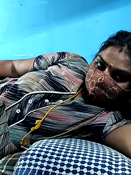 Snapshot of mayaa2u chatting on July 2026 08:15:02 PM mayaa2u online show from July 2026 08:15:02 PM