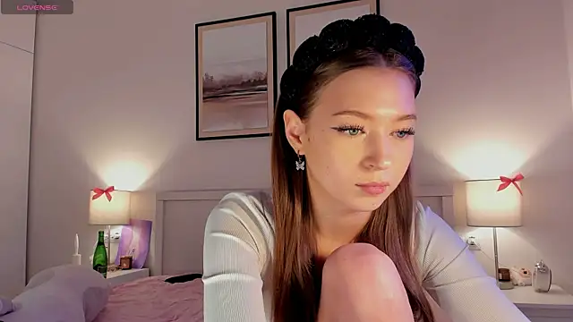 diana nier online show from November 2025 07:18:01 PM