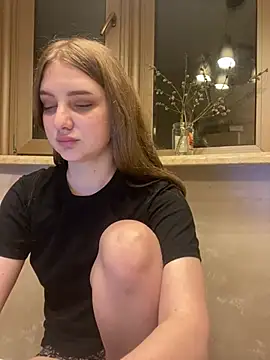 MollyDolle online show from April 2026 04:04:01 PM