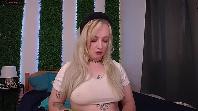 Snapshot of Nicole__Aniston_ chatting on September 2025 08:52:02 AM Nicole  Aniston  online show from September 2025 08:52:02 AM