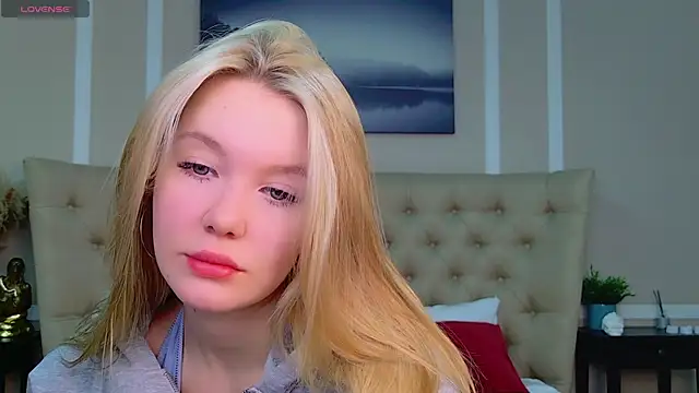 Snapshot of AliceMorr chatting on January 2025 09:05:01 AM AliceMorr online show from January 2025 09:05:01 AM