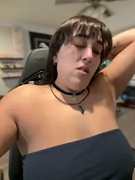 ThicBunz online show from November 2025 04:07:01 PM