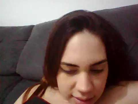 Julinha18 online show from December 2024 04:34:02 AM
